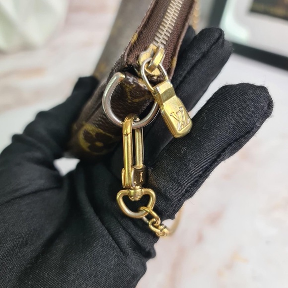 Louis vuitton mini pochette accessories - Picture 10 of 12